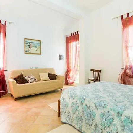 Fra Il Verde E L'azzurro Holiday home Oristano